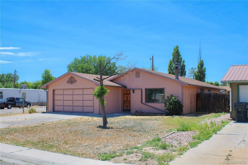 255 E Raven Ave, Rangely, CO 81648