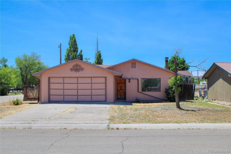 255 E Raven Ave, Rangely, CO 81648
