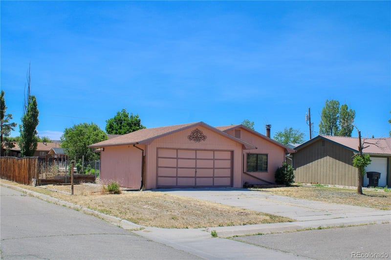255 E Raven Ave, Rangely, CO 81648