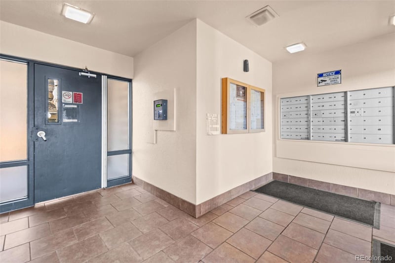 2225 S Jasmine St #217, Denver, CO 80222