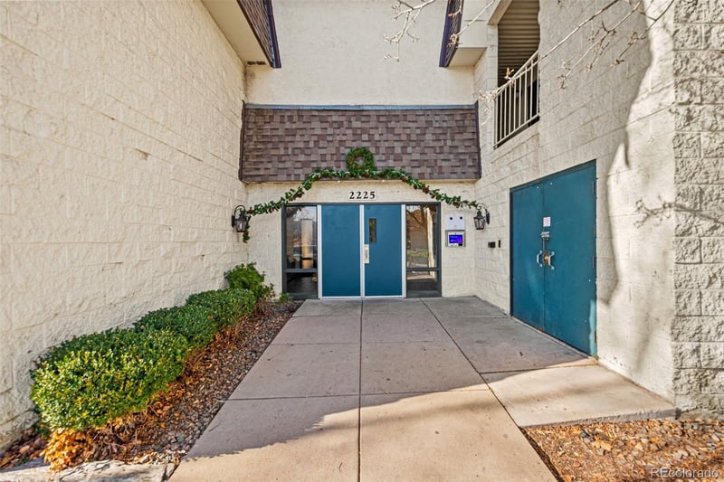 2225 S Jasmine St #217, Denver, CO 80222