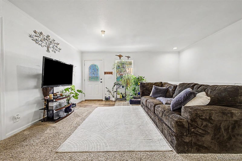 574 4th St, Bennett, CO 80102