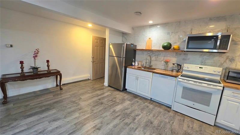 1525 S Holly St #104, Denver, CO 80222
