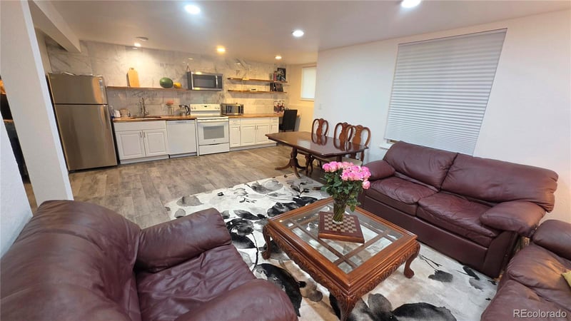 1525 S Holly St #104, Denver, CO 80222