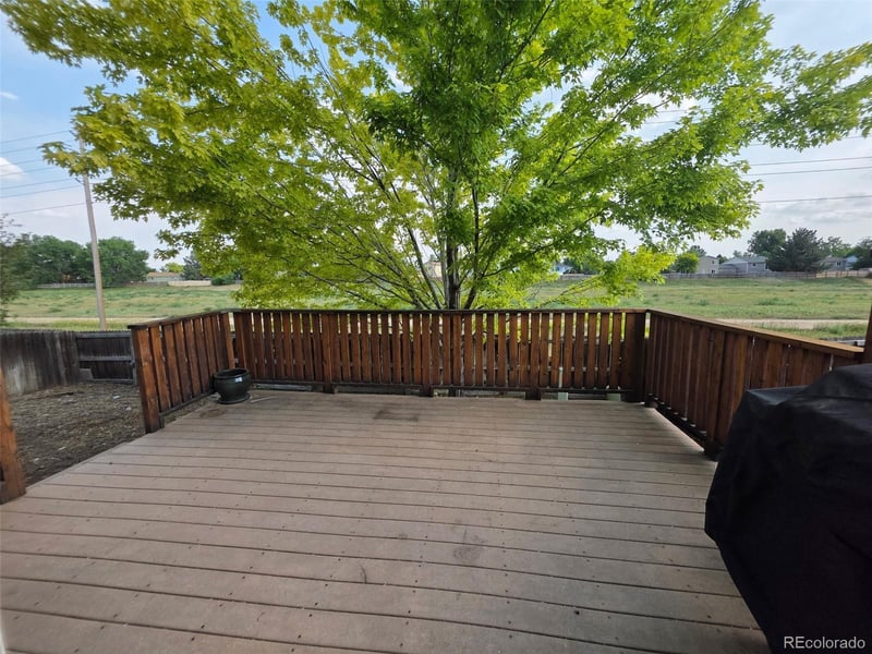 16556 E Phillips Ln, Englewood, CO 80112