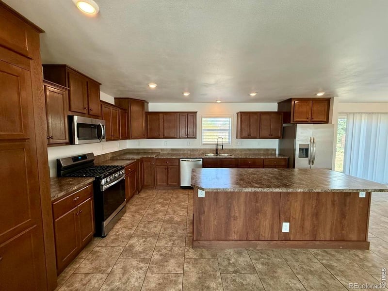 114 High St, Wiggins, CO 80654