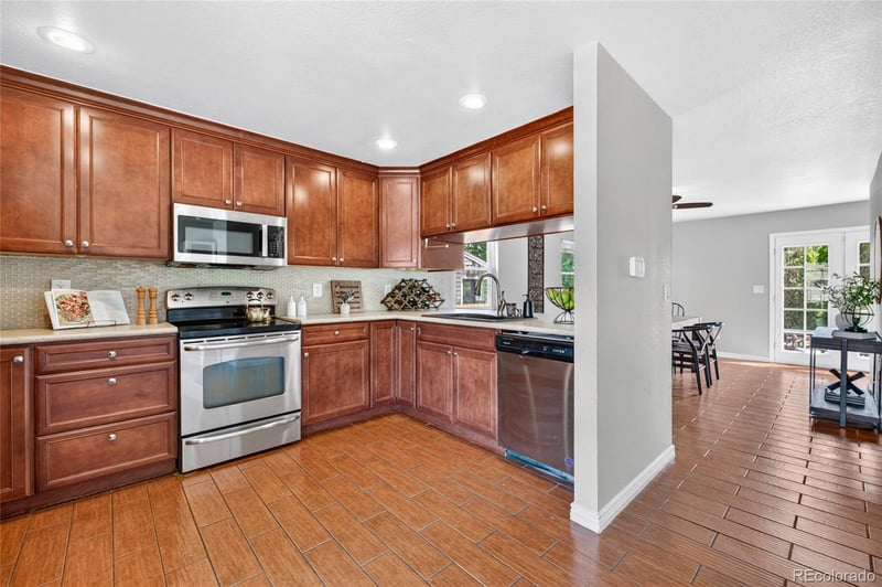 18313 E Crestline Cir, Centennial, CO 80015