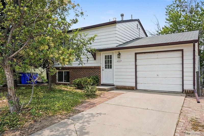 4227 S Uravan St, Aurora, CO 80013