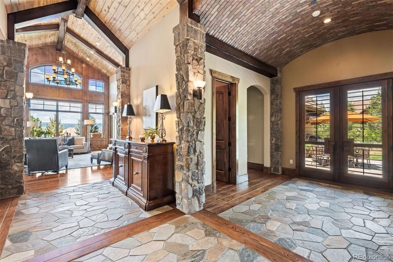 83 Castle Pines Dr N, Castle Rock, CO 80108
