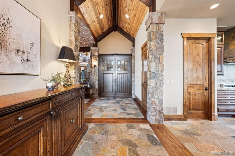 83 Castle Pines Dr N, Castle Rock, CO 80108