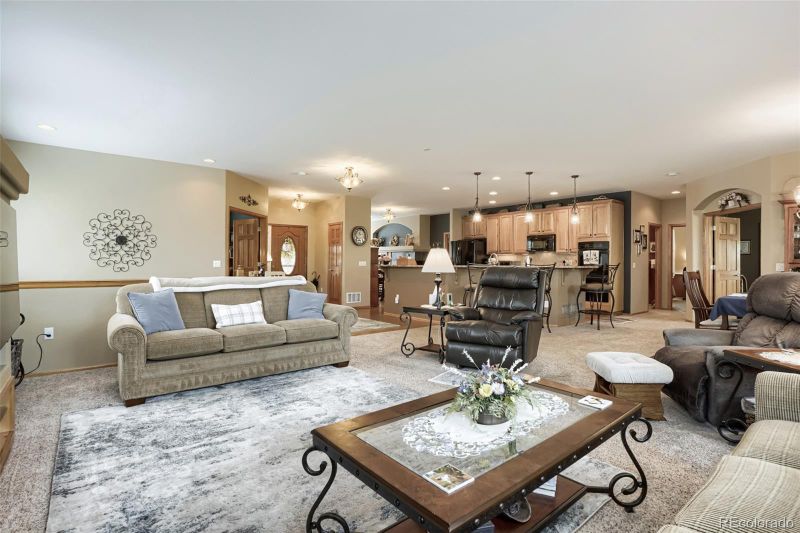 8011 S Shawnee St, Aurora, CO 80016