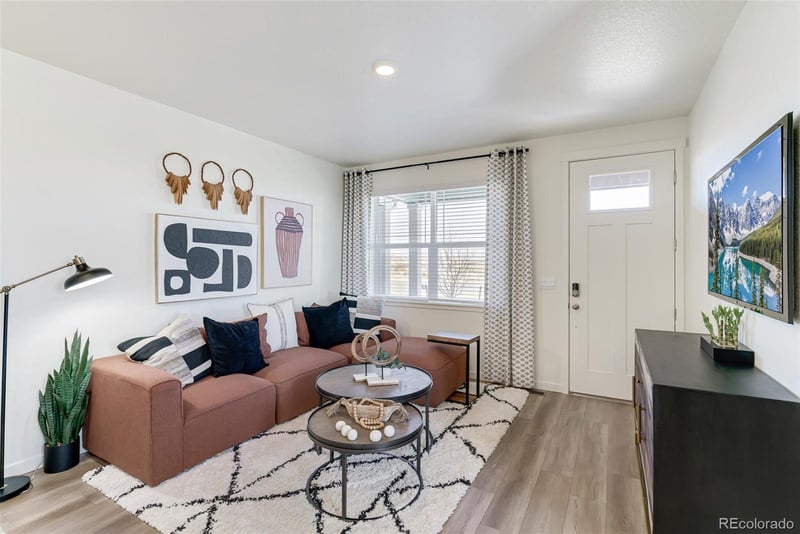 926 Red Star Ln, Johnstown, CO 80534