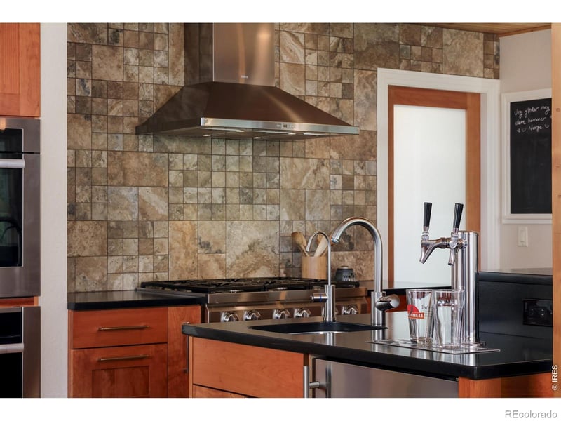 300 Colard Ln, Lyons, CO 80540