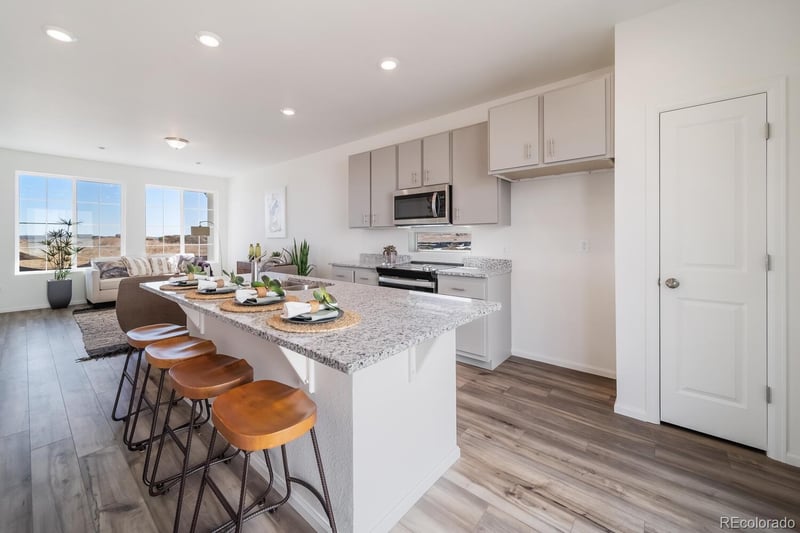 12580 E 100th Ave, Commerce City, CO 80022