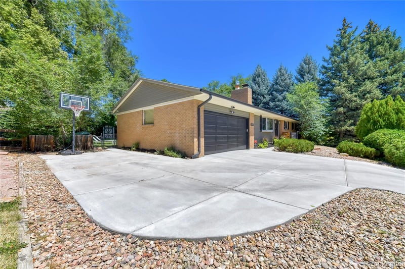 11835 Swadley Dr, Lakewood, CO 80215