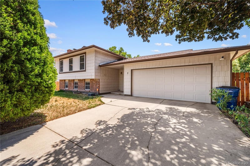 7 Emperor Ct, Pueblo, CO 81005