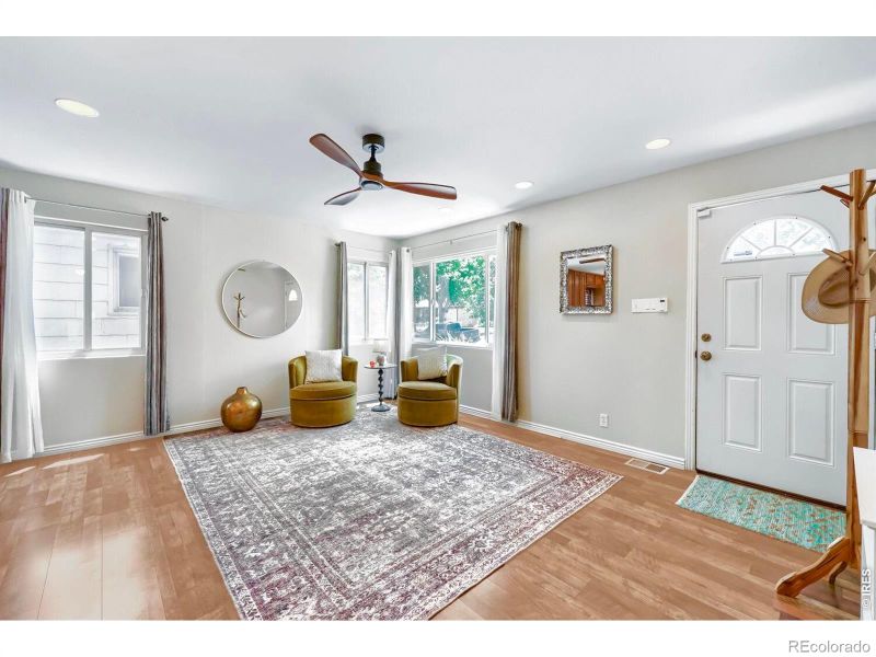 2270 Joliet St, Aurora, CO 80010