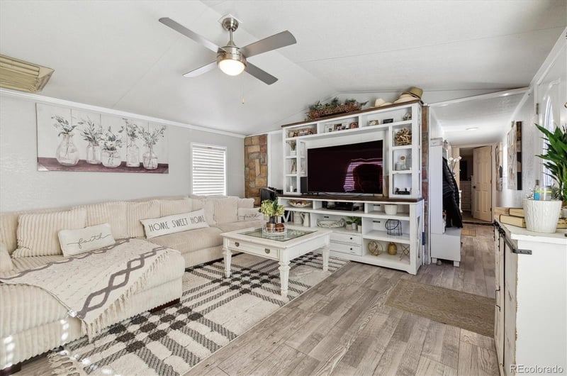 9400 Elm Ct Lot 669, Denver, CO 80260