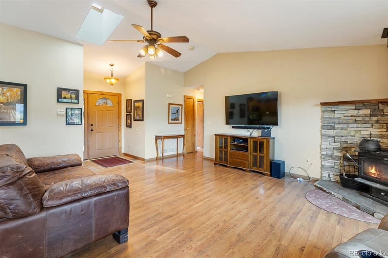 251 Surrey Ln, Florissant, CO 80816