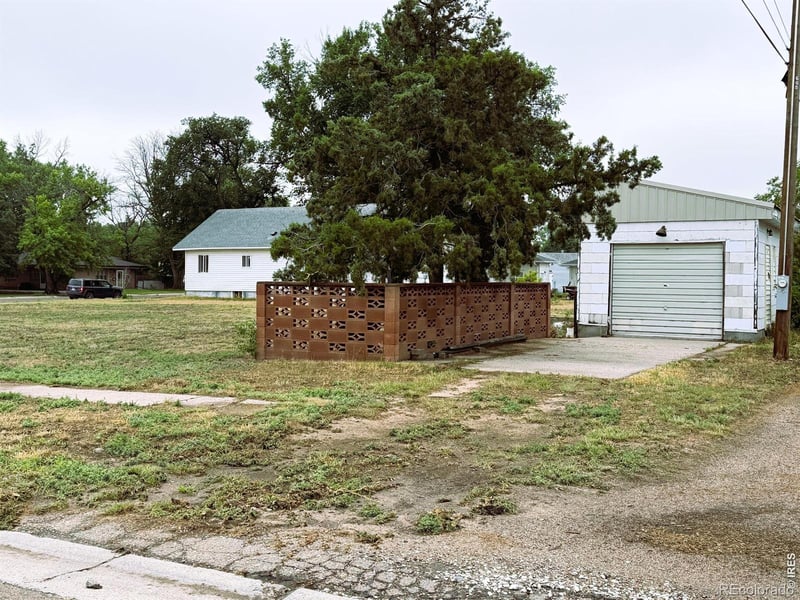 600 W 5th St, Julesburg, CO 80737