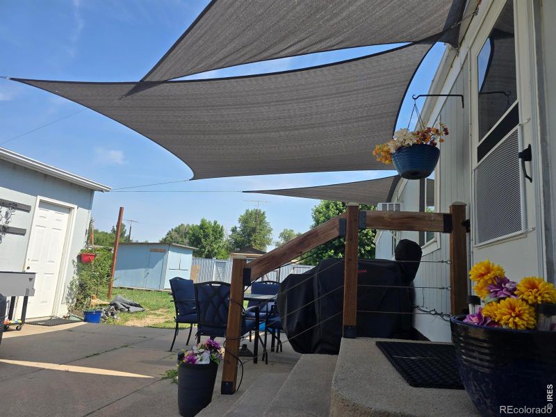 210 Oak St, Log Lane Village, CO 80705