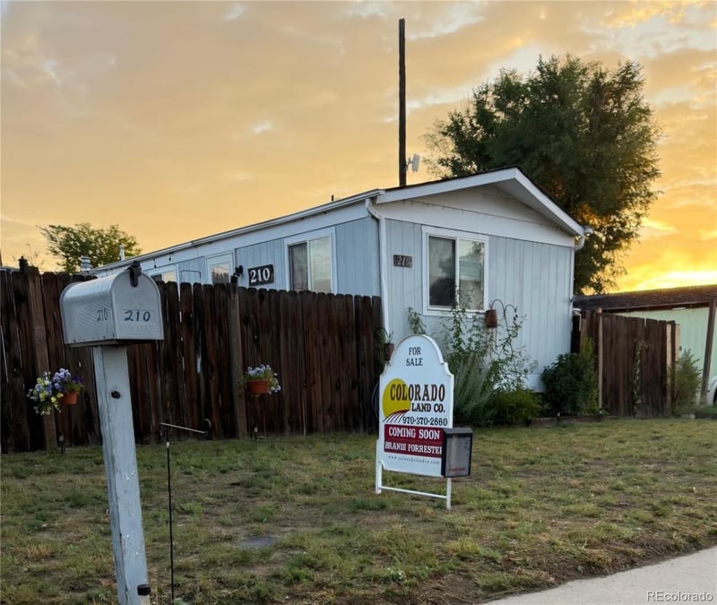 210 Oak St, Log Lane Village, CO 80705