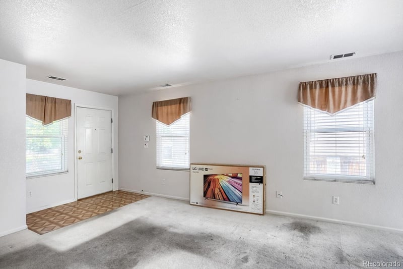 880 Mockingbird Ln, Brighton, CO 80601
