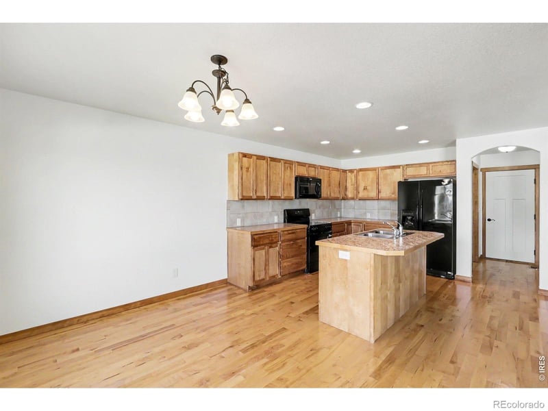 655 S Mountain View Dr, Eaton, CO 80615