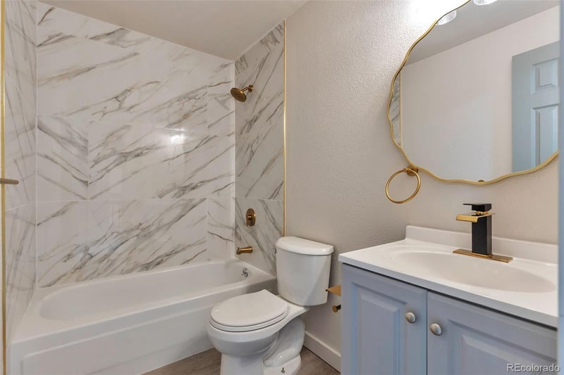 5121 Dillon St, Denver, CO 80239