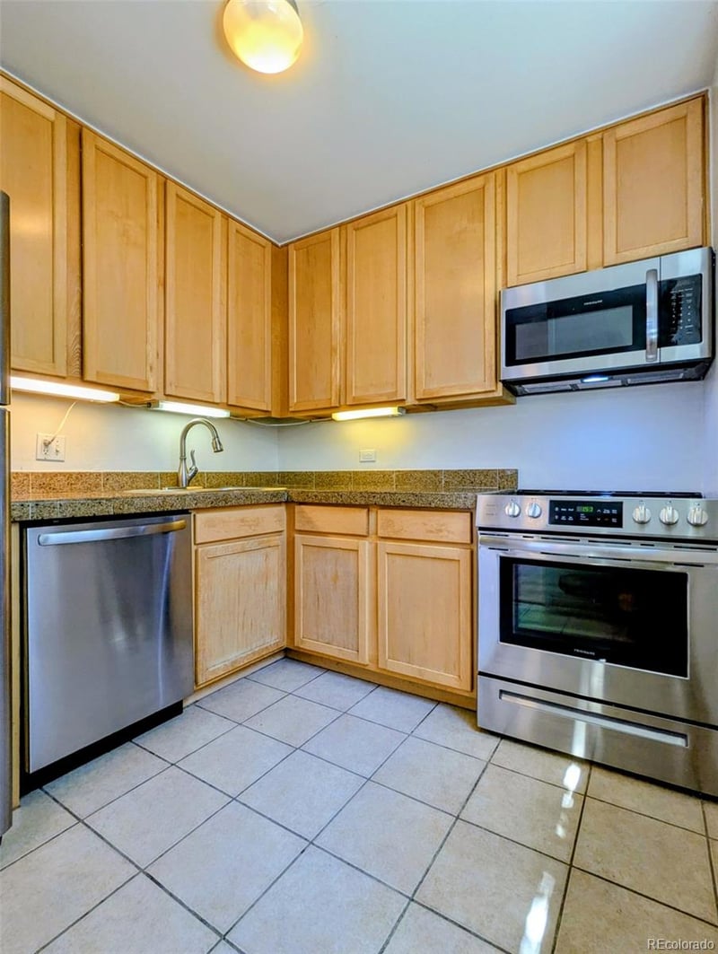 1200 Vine St #2F, Denver, CO 80206
