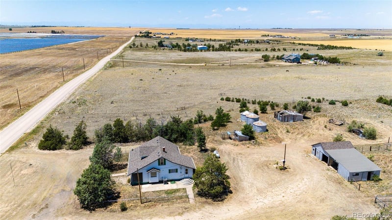 45501 E 38th Ave, Bennett, CO 80102