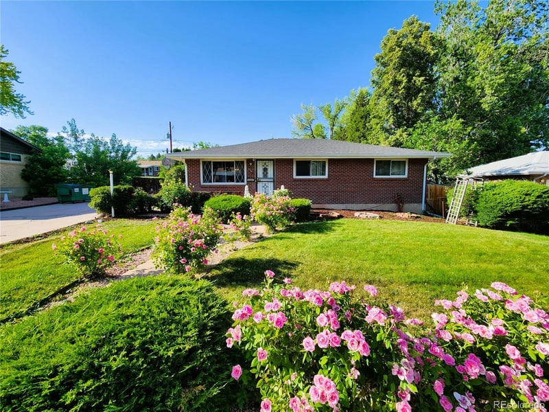 3247 W Pimlico Dr, Englewood, CO 80110