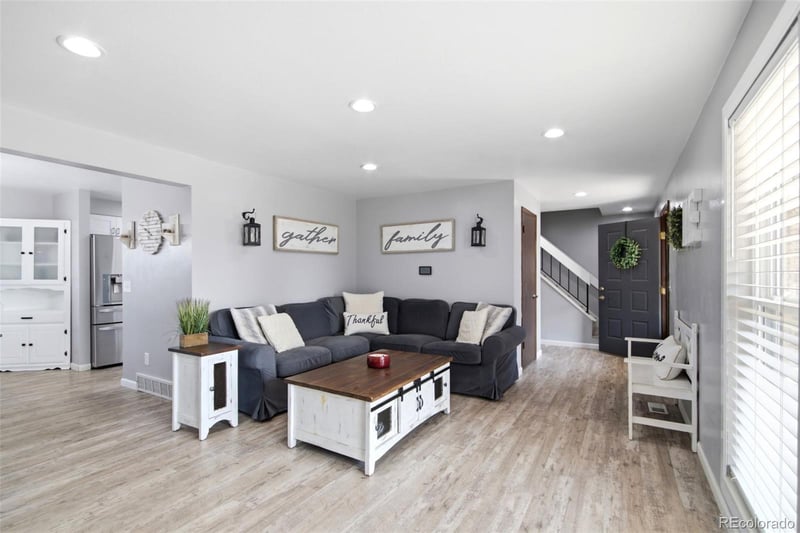 7669 S Holland Way, Littleton, CO 80128