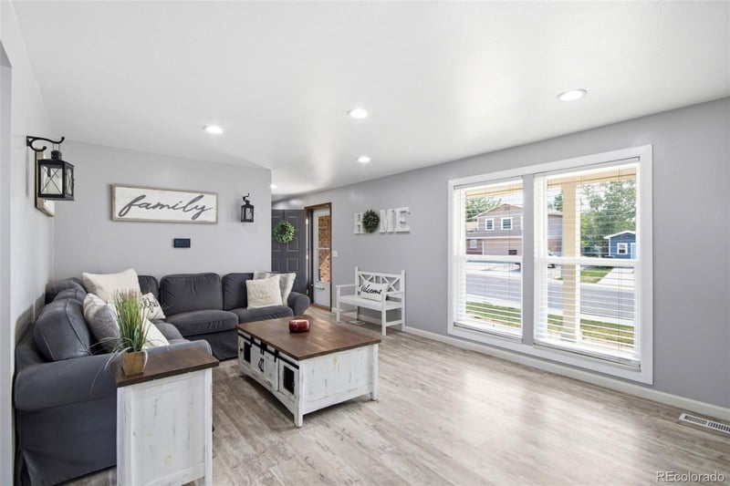 7669 S Holland Way, Littleton, CO 80128