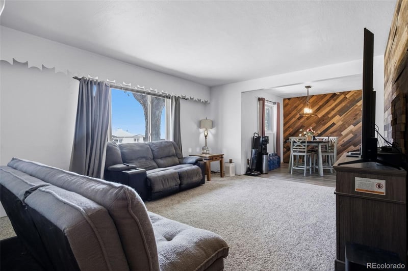 9411 Lilly Ct, Thornton, CO 80229