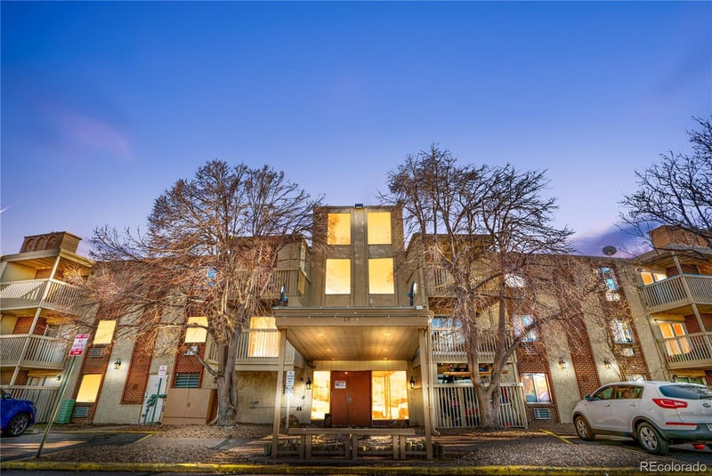 1306 S Parker Rd #162, Denver, CO 80231