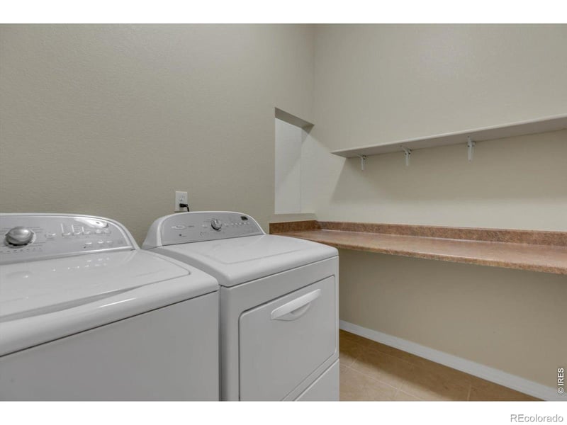 536 Split Rock Dr, Loveland, CO 80537