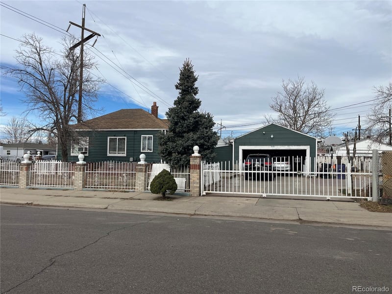 4950 Steele St, Denver, CO 80216