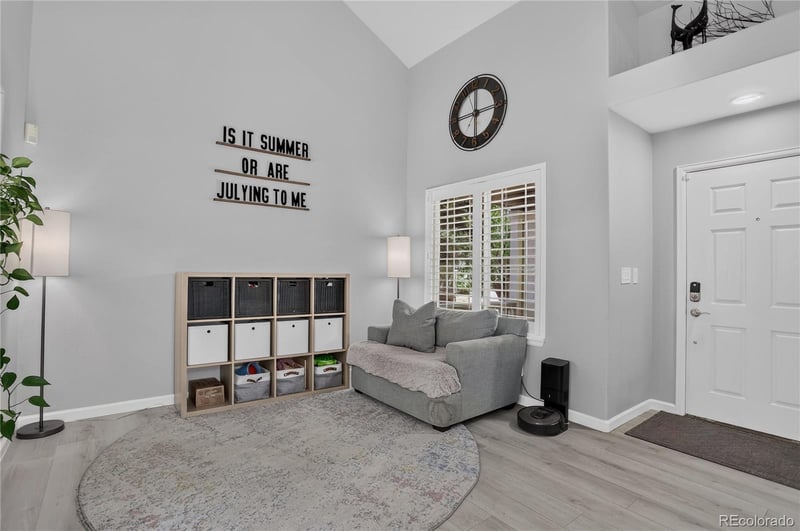 9576 High Cliffe St, Littleton, CO 80129