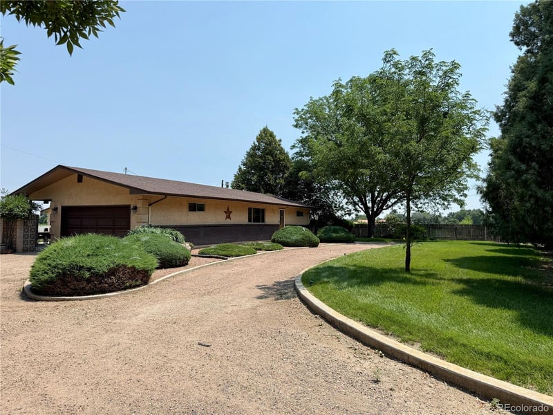 2209 Hillside Rd, Pueblo, CO 81006