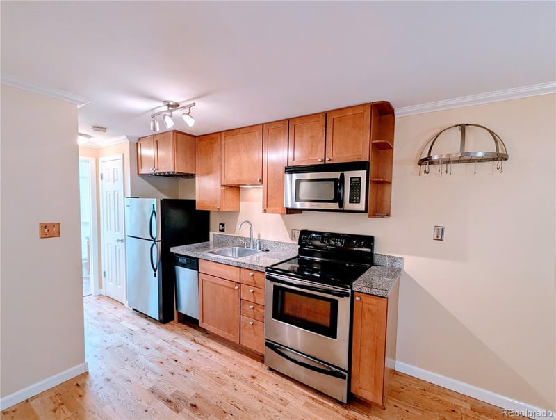 1135 N Elizabeth St #102, Denver, CO 80206