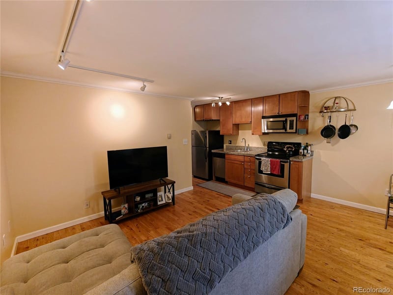 1135 N Elizabeth St #102, Denver, CO 80206