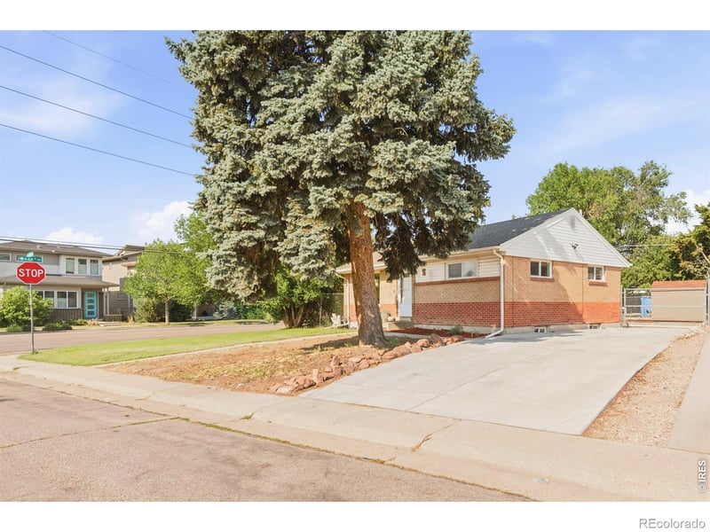 6801 Alan Dr, Denver, CO 80221