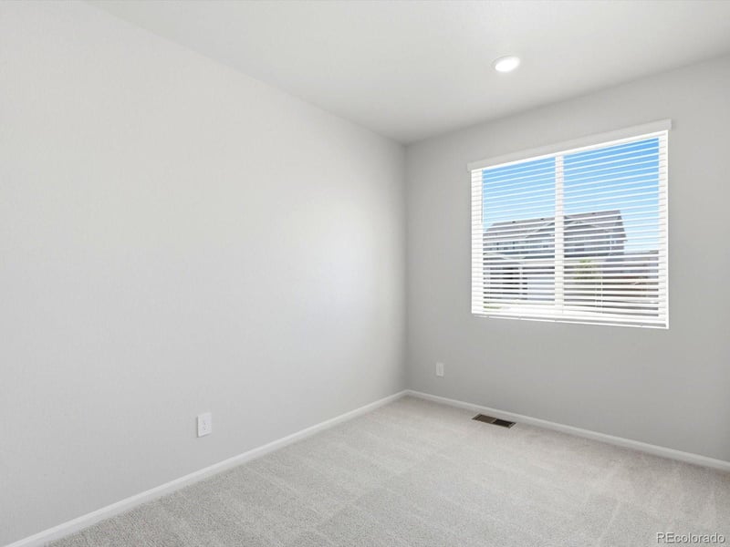 4621 Sunsplash Way, Johnstown, CO 80534