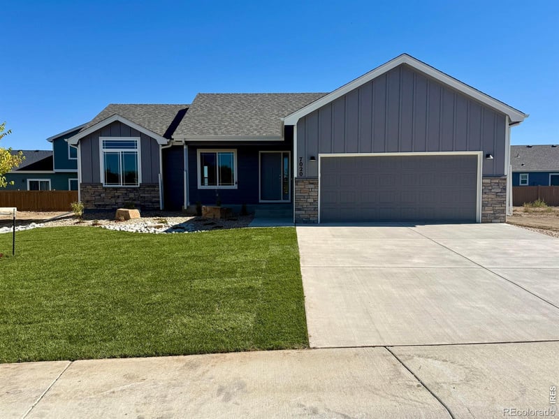 7020 Gateway Crossing St, Wellington, CO 80549