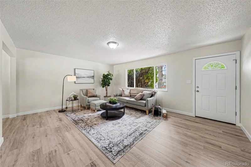 2122 Doniphan Dr, Colorado Springs, CO 80910