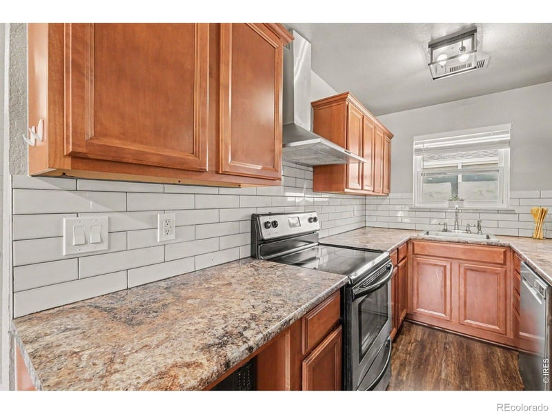 225 E 8th Ave #F11, Longmont, CO 80504