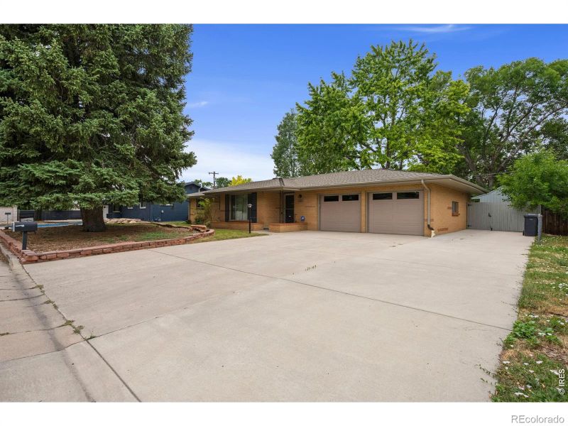1607 Agate Ct, Loveland, CO 80538