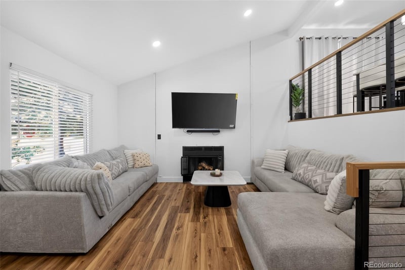 17990 E Cornell Dr, Aurora, CO 80013