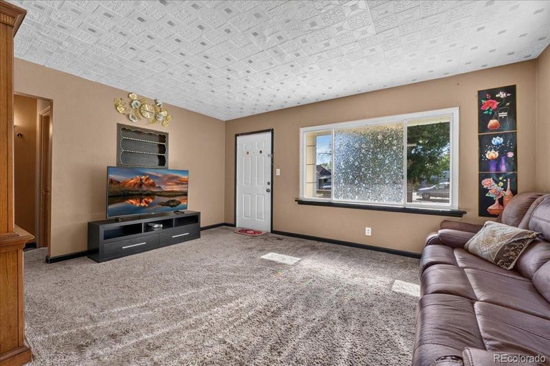 1725 Dayton St, Aurora, CO 80010